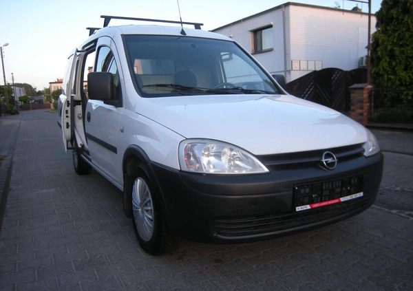 Opel Combo cena 9950 przebieg: 195000, rok produkcji 2004 z Kłobuck małe 301